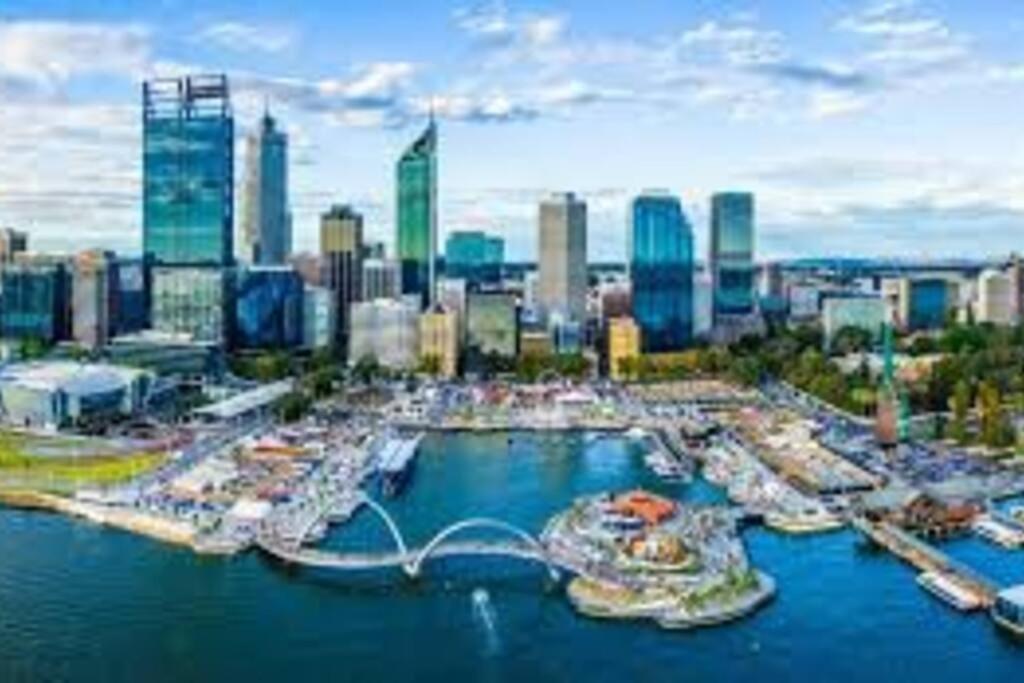 In The City Perth 1B1B Pool And Nice View מראה חיצוני תמונה