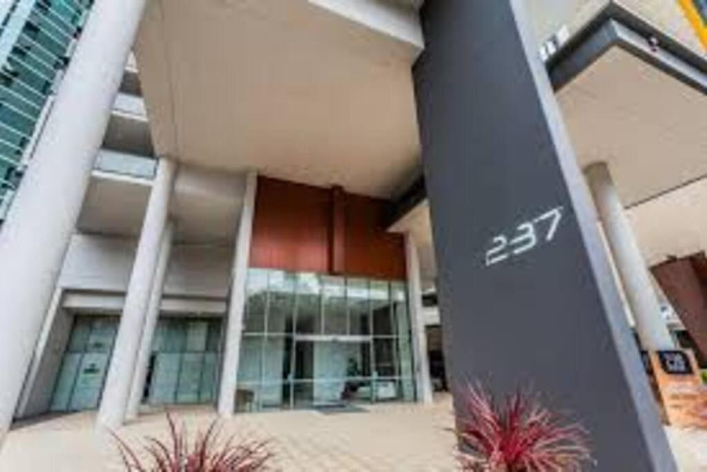 In The City Perth 1B1B Pool And Nice View מראה חיצוני תמונה